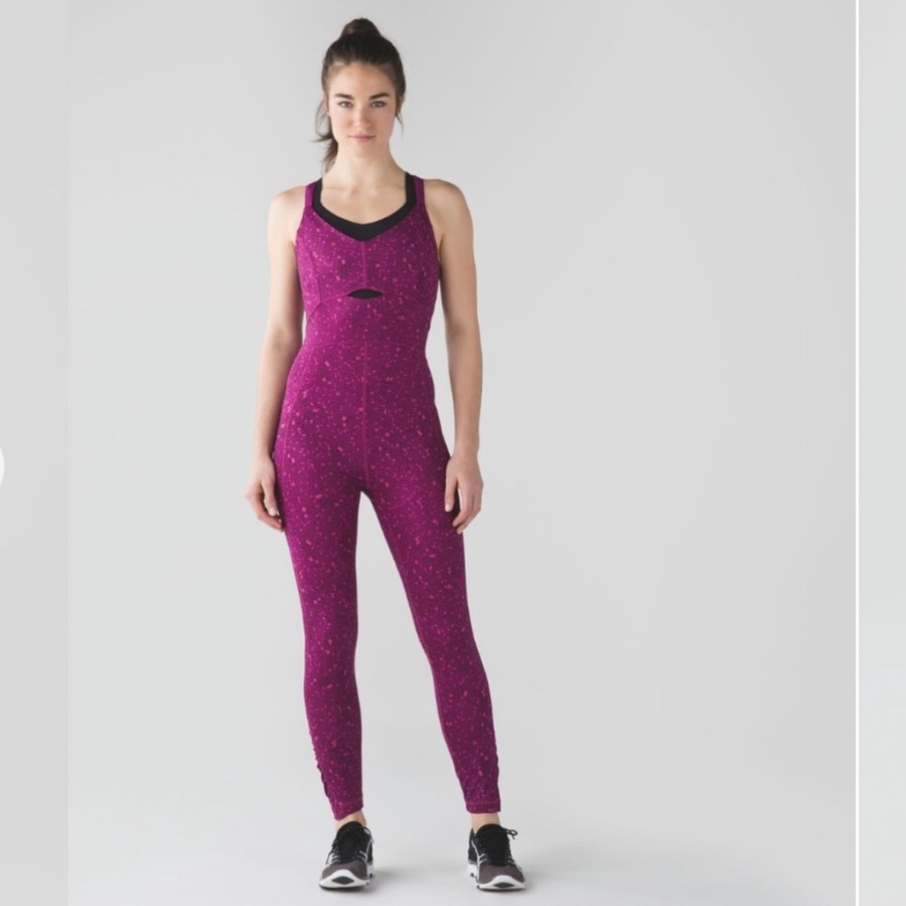 lululemon purr-suit onesie size 8